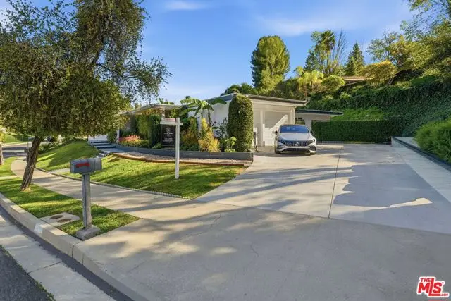 18202 Lake Encino Drive, Encino, CA 91316 - #2