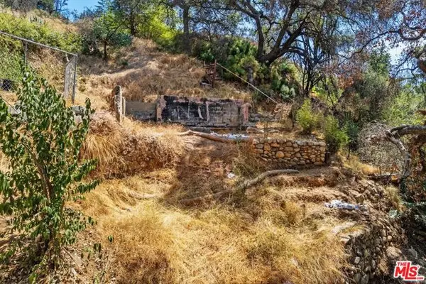 752 Woodland Drive, Sierra Madre, CA 91024