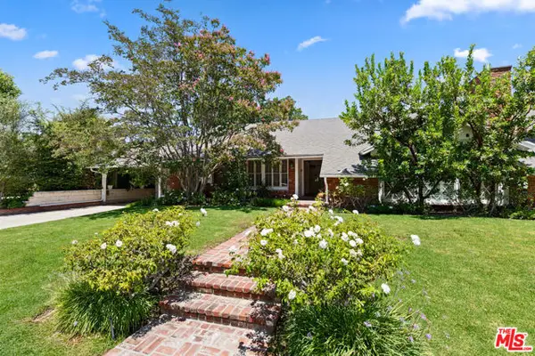 16011 Meadowcrest Road, Los Angeles, CA 91403