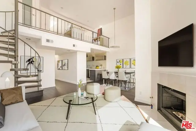 1129 Larrabee Street #14, West Hollywood, CA 90069 - #2