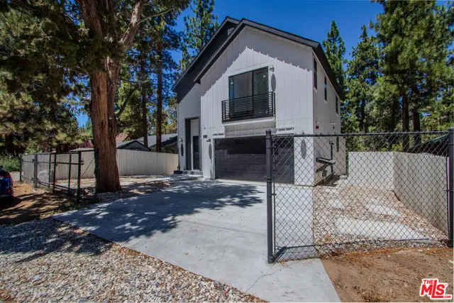 225 E Aeroplane Boulevard, Big Bear City, CA 92314 - #2