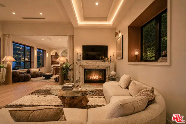 8855 Hollywood Boulevard, Los Angeles, CA 90069 - #1