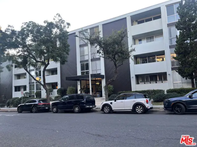 1015 N Kings Road #104, West Hollywood, CA 90069 - #3