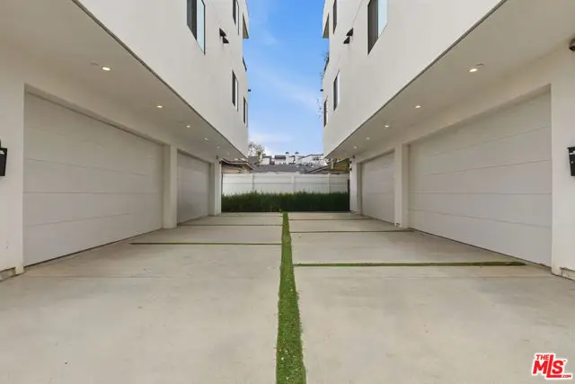 13822 Oxnard Street, Van Nuys, CA 91401 - #2