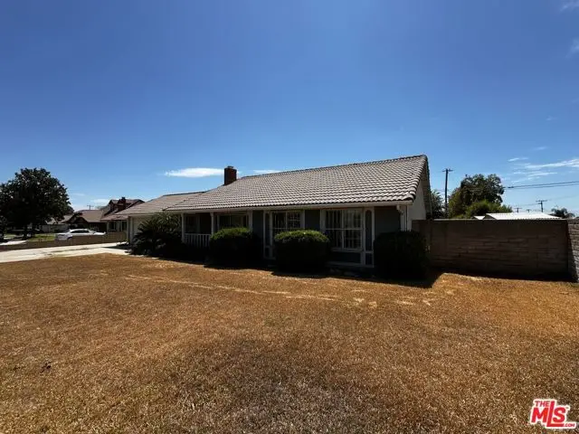 689 W Norwood Street, Rialto, CA 92377 - #2