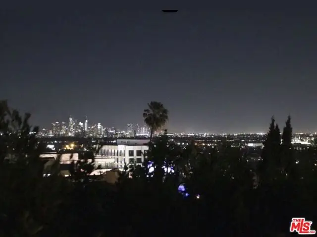 1216 Ozeta, Los Angeles, CA 90069 - #2
