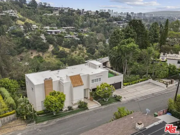 1052 N Kenter Avenue, Los Angeles, CA 90049