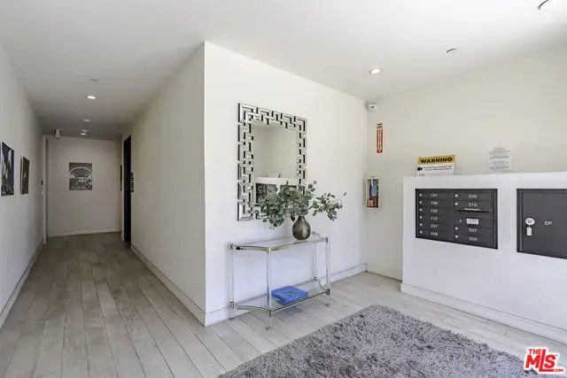 859 S Lucerne Boulevard #110, Los Angeles, CA 90005 - #3