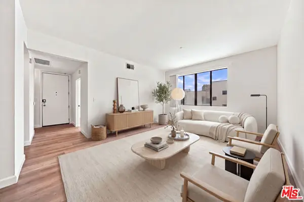 533 S St Andrews Place #404, Los Angeles, CA 90020