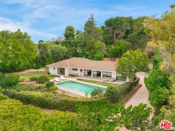 3971 Royal Oak Place, Los Angeles, CA 91436