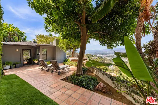 7301 Pacific View Drive, Los Angeles, CA 90068