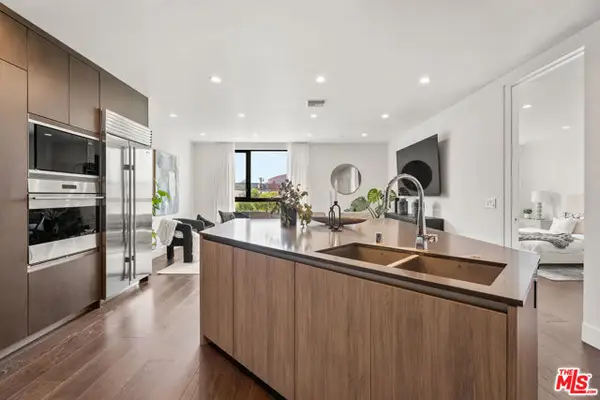 724 N Croft Avenue #301, Los Angeles, CA 90069