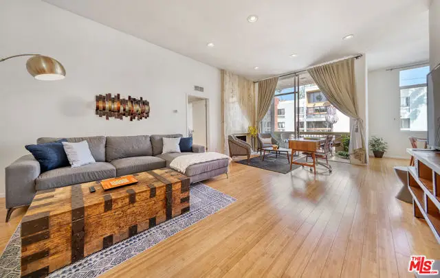11970 Montana Avenue #308, Los Angeles, CA 90049 - #1