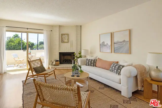 13959 Victory Boulevard #1, Van Nuys, CA 91401 - #2