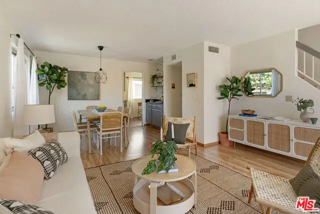 13959 Victory Boulevard #1, Van Nuys, CA 91401 - #3