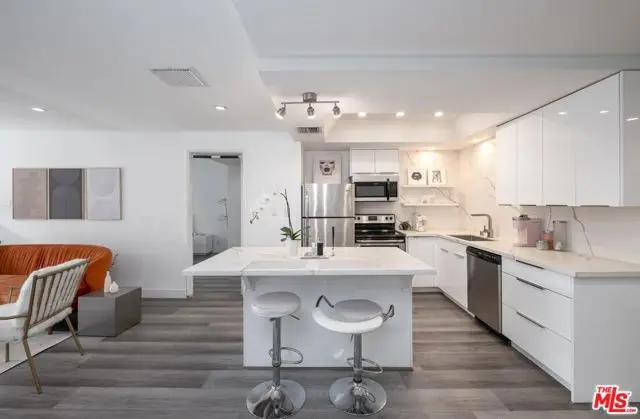 321 S San Vicente Boulevard #101, Los Angeles, CA 90048 - #2