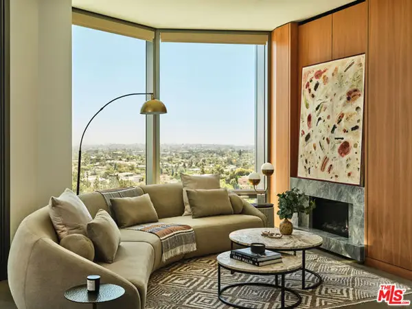211 W Elm Court #8B, Los Angeles, CA 90067