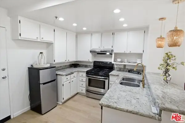 5143 Bakman Avenue #203, Los Angeles, CA 91601