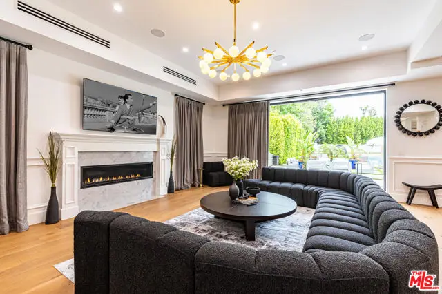 5162 Otis Avenue, Tarzana, CA 91356 - #3