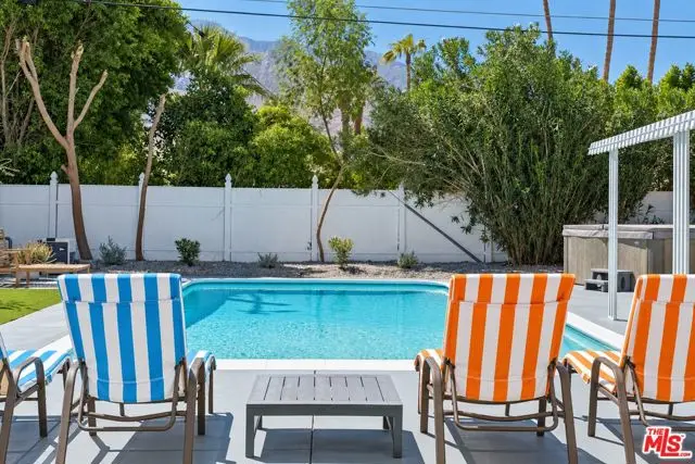 547 N Farrell Drive, Palm Springs, CA 92262 - #2