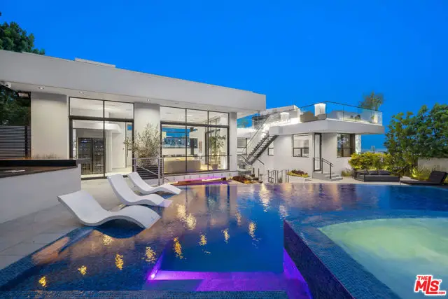 1317 Londonderry Place, Los Angeles, CA 90069 - #1