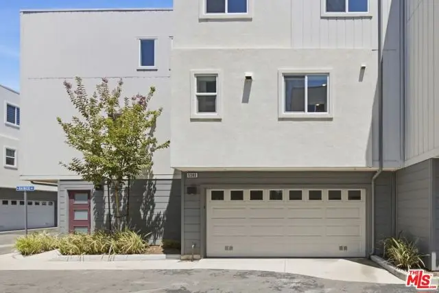 5262 N Rainier Way, Valley Village, CA 91607 - #1