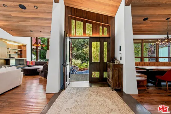 3851 Kingswood Road, Sherman Oaks, CA 91403