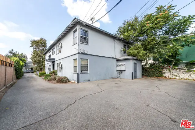 5444 Colfax Avenue, Valley Village, CA 91601 - #2