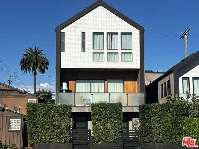 2606 S Barrington Avenue, Los Angeles, CA 90064 - #1