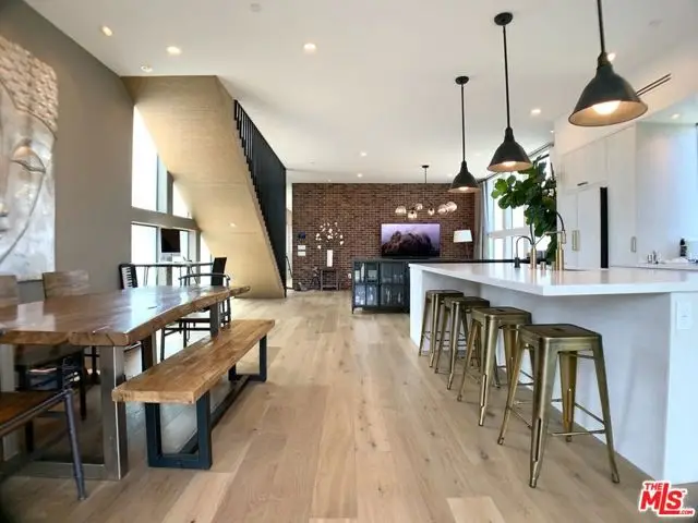 2606 S Barrington Avenue, Los Angeles, CA 90064 - #3