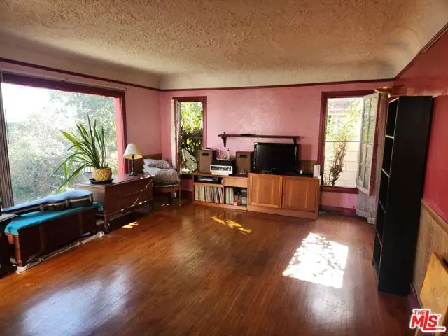 931 E Hyde Park Boulevard, Inglewood, CA 90302 - #2