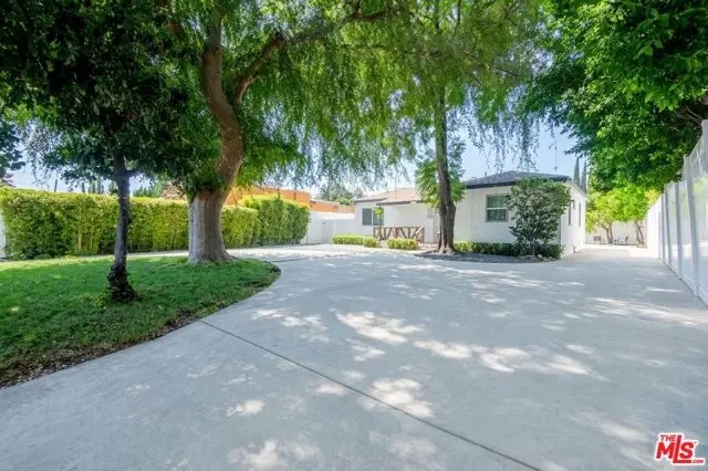 5409 Fallbrook Avenue, Woodland Hills, CA 91367 - #3