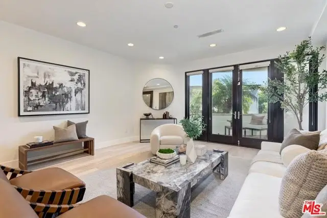 11715 Chenault Street #102, Los Angeles, CA 90049 - #3