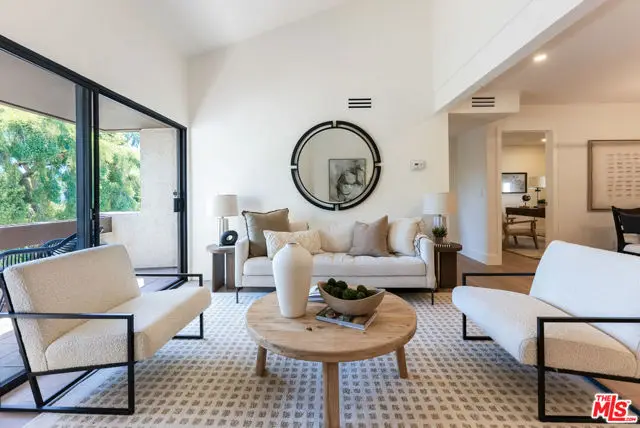 5800 Owensmouth Avenue #76, Woodland Hills, CA 91367 - #1