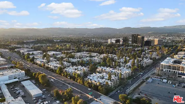 21520 Burbank Boulevard #112, Woodland Hills (los Angeles), CA 91367