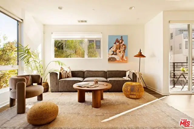 2920 Rowena Avenue #3, Los Angeles, CA 90039 - #1