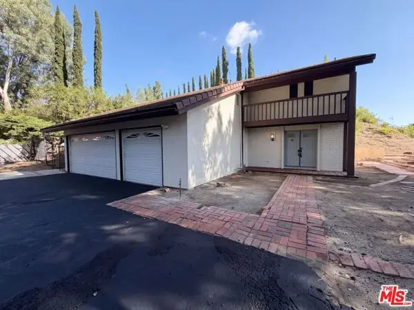 11569 Viking Avenue, Los Angeles, CA 91326