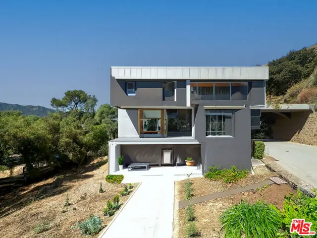 22800 Portage Circle Drive, Topanga, CA 90290 - #3