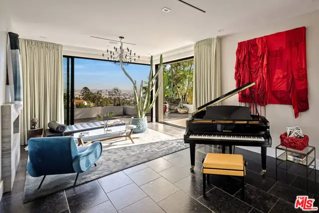8080 Laurel View Drive, West Hollywood, CA 90069 - #3