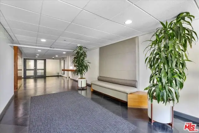 740 N Kings Road #114, West Hollywood, CA 90069 - #3