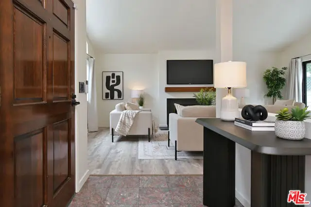 22522 Avenue San Luis, Woodland Hills, CA 91364 - #3