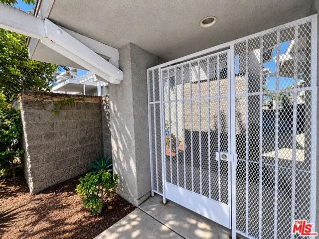 627 W Regent Street, Inglewood, CA 90301 - #2