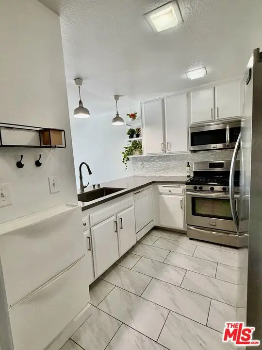 630 N Grand Avenue #203, Los Angeles, CA 90012 - #2