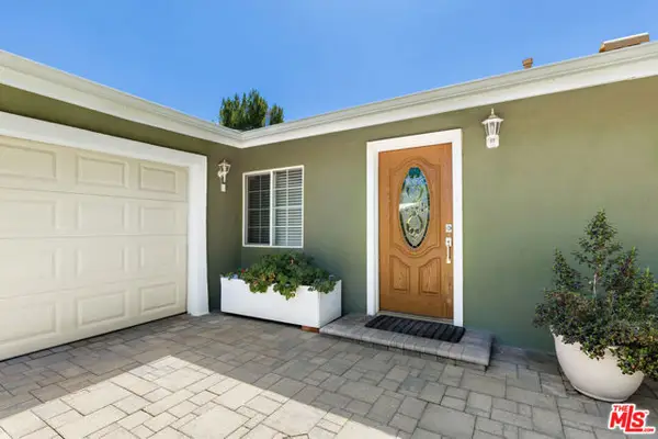 20628 Clark Street, Woodland Hills (los Angeles), CA 91367