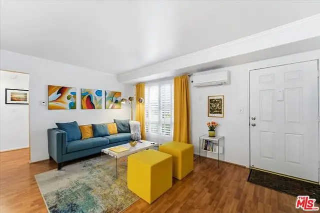 22030 Calvert Street #6, Woodland Hills, CA 91367 - #2