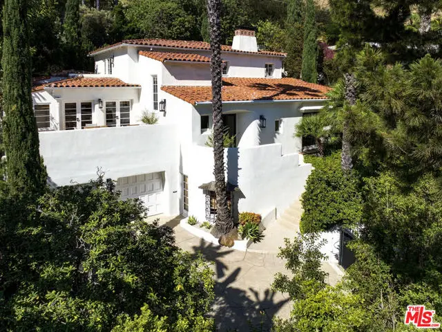 8855 St Ives Drive, Los Angeles, CA 90069 - #2