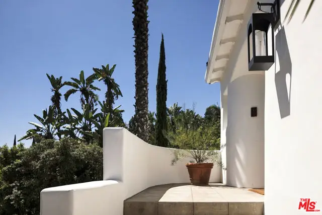 8855 St Ives Drive, Los Angeles, CA 90069 - #3