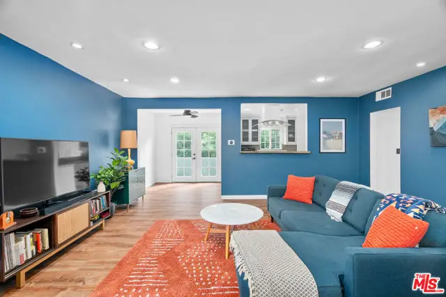 6160 Whitsett Avenue #10, North Hollywood, CA 91606 - #2