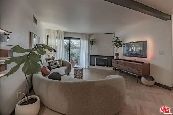 15511 Sherman Way #40, Van Nuys (los Angeles), CA 91406