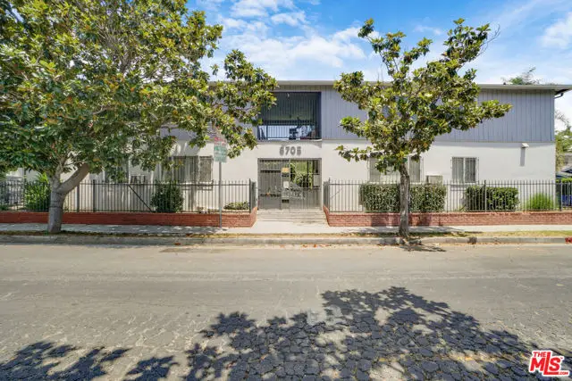 6705 De Longpre Avenue, Los Angeles, CA 90028 - #2